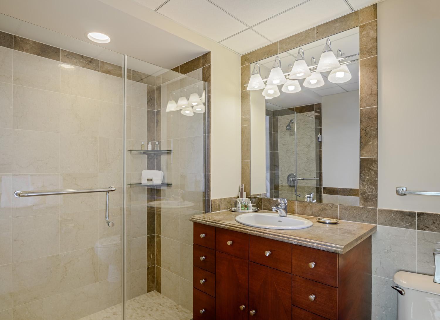Three-Bedroom Executive Suite with Den - Non-Smoking