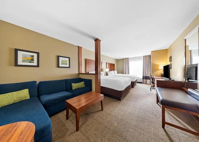 Comfort Inn & Suites West - Medical Center